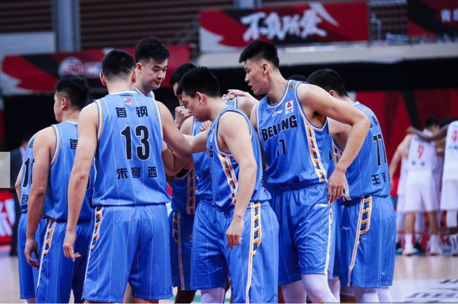九游官网-包含上海男篮备战新赛季，团队凝聚力增强的词条