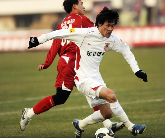 关于重庆力帆客场成功反超，超越长春亚泰的信息